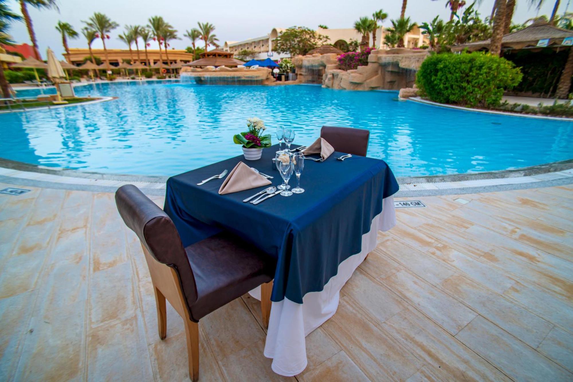 Sierra Sharm El Sheikh Ξενοδοχείο Εξωτερικό φωτογραφία The pool at the Hilton Sharm El Sheikh