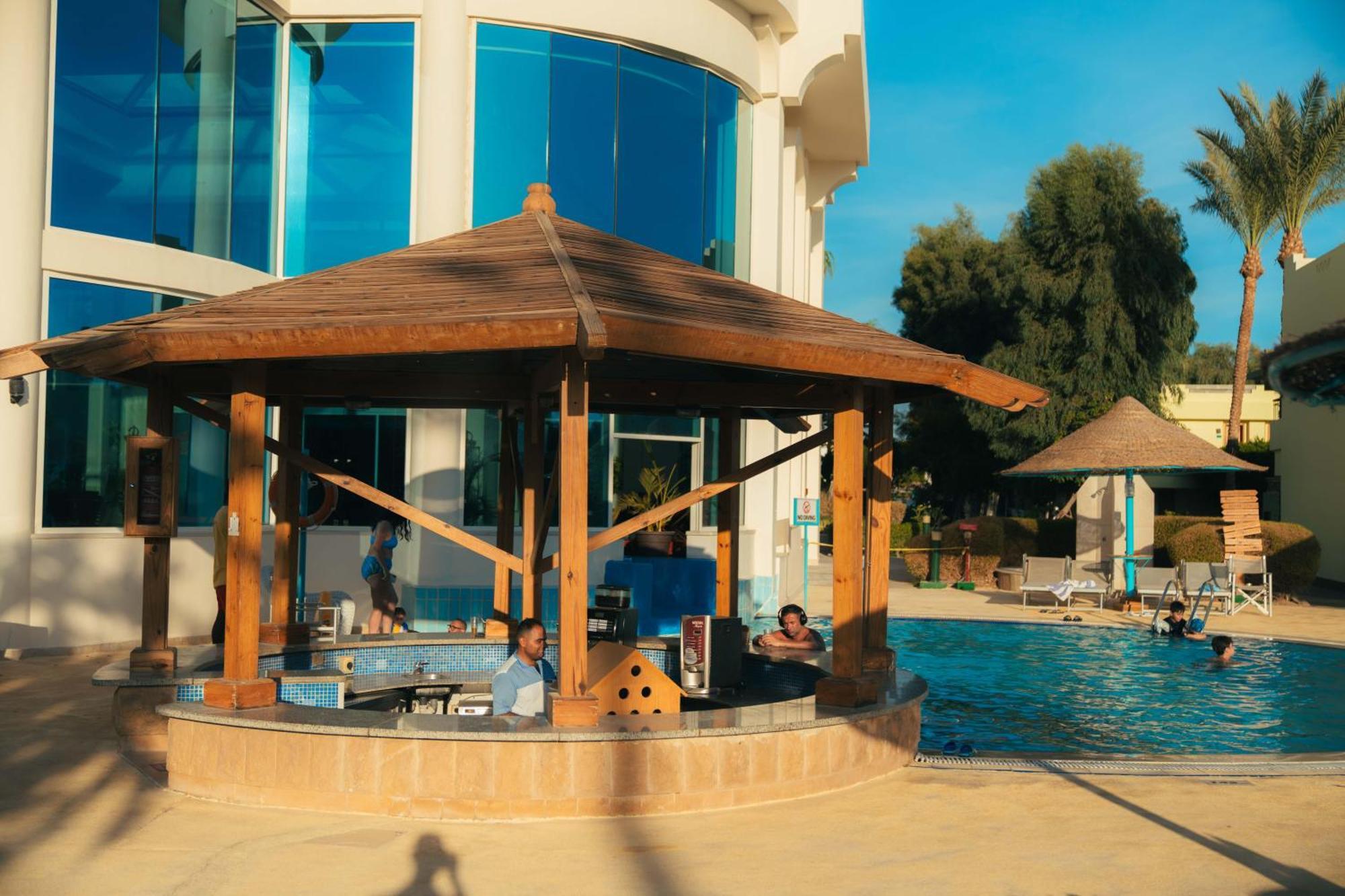 Sierra Sharm El Sheikh Ξενοδοχείο Εξωτερικό φωτογραφία The swimming pool at the hotel