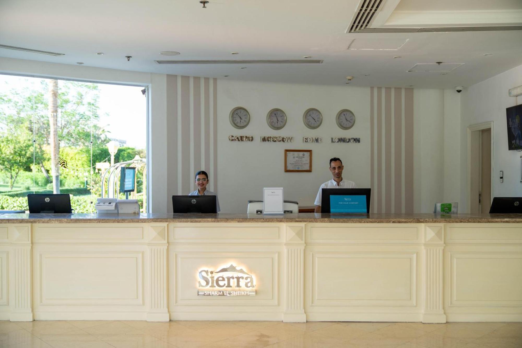 Sierra Sharm El Sheikh Ξενοδοχείο Εξωτερικό φωτογραφία Reception desk at a hotel